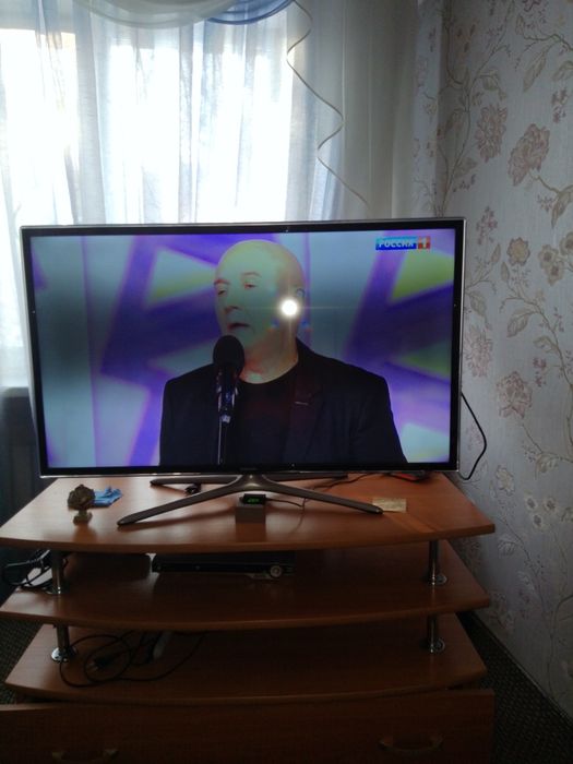 Продам телевизор   samsung  диоганаль  107см