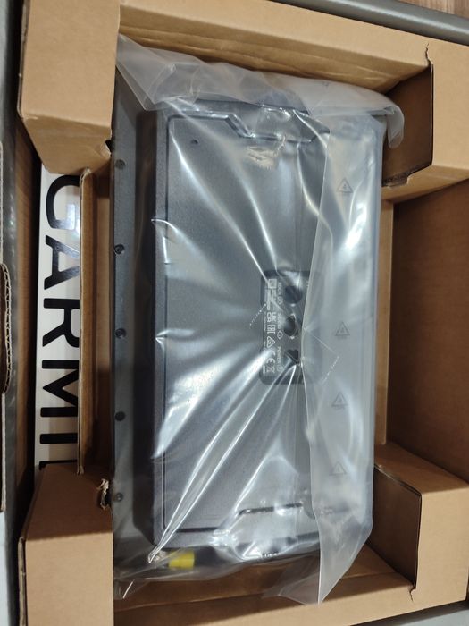 Эхолот Garmin Striker Vivid 9sv.