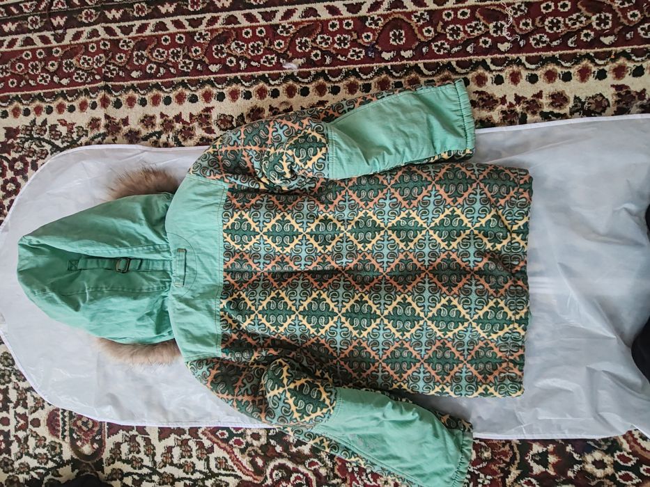 Продам детскую куртку- парку