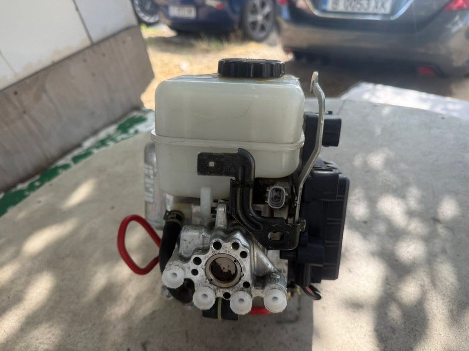 ABS модул Тойота Land Cruiser J 150