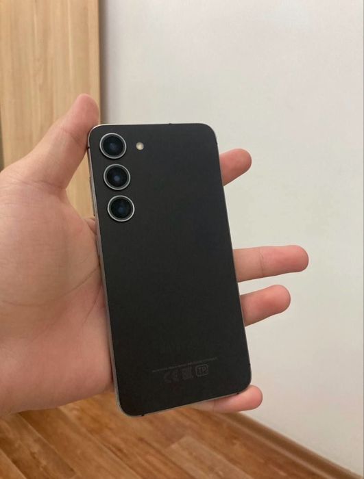 Продаю Samsung S23 в идеальном состояние