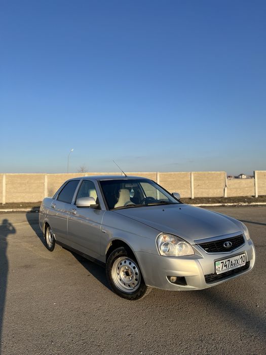 Продам Приору 2013 года