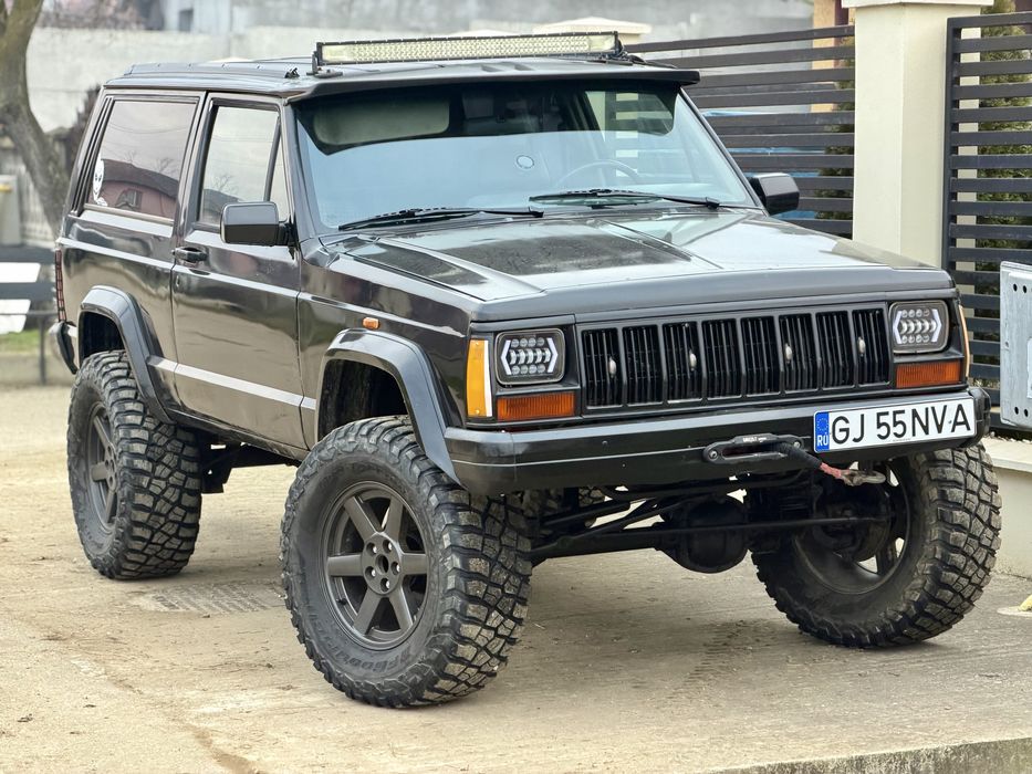 Vand / schimb Jeep XJ /Autoutilitar / 2.1 Diesel