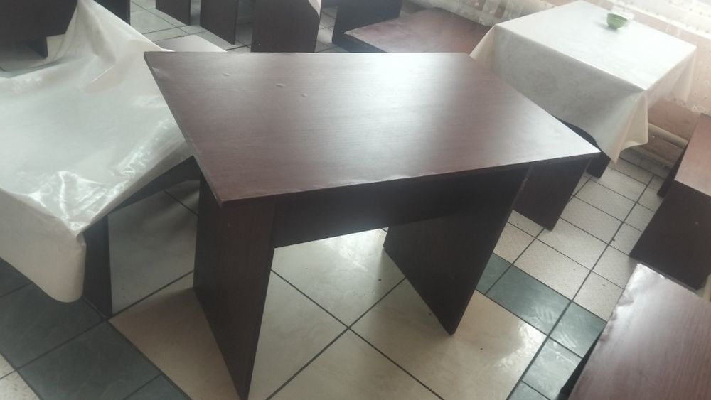 Продам столы и стулья