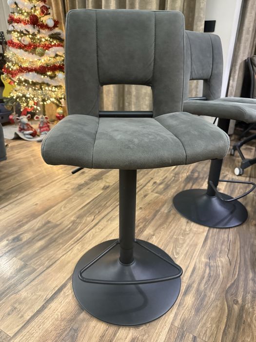 2 броя бар столове в цвят антрацит