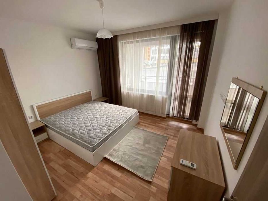 Тристаен Апартамент в Смирненски