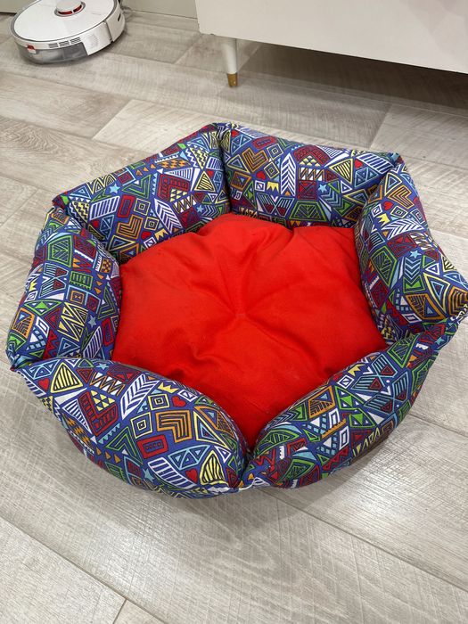 Лежанка для кошек, б/у