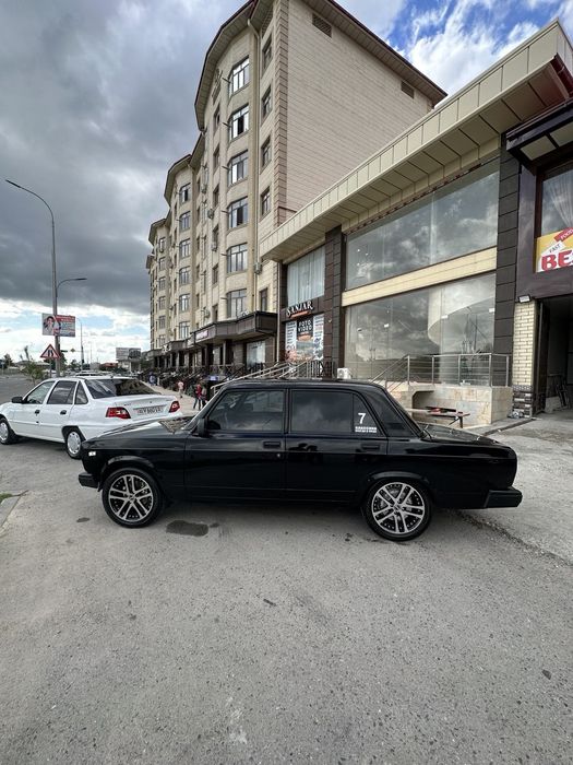 Vaz 2107 sotiladi