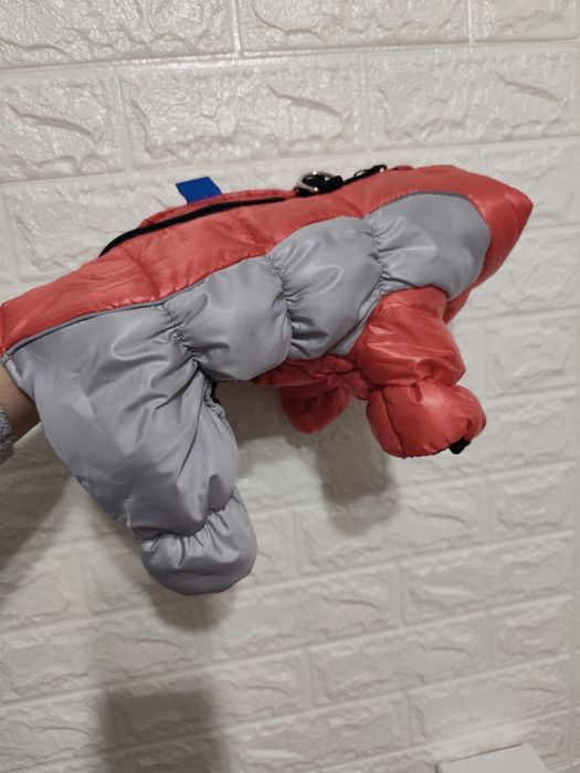 Geaca impermeabila pentru câini