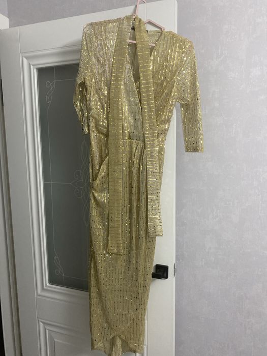 Продам красивое вечернее платье недорого