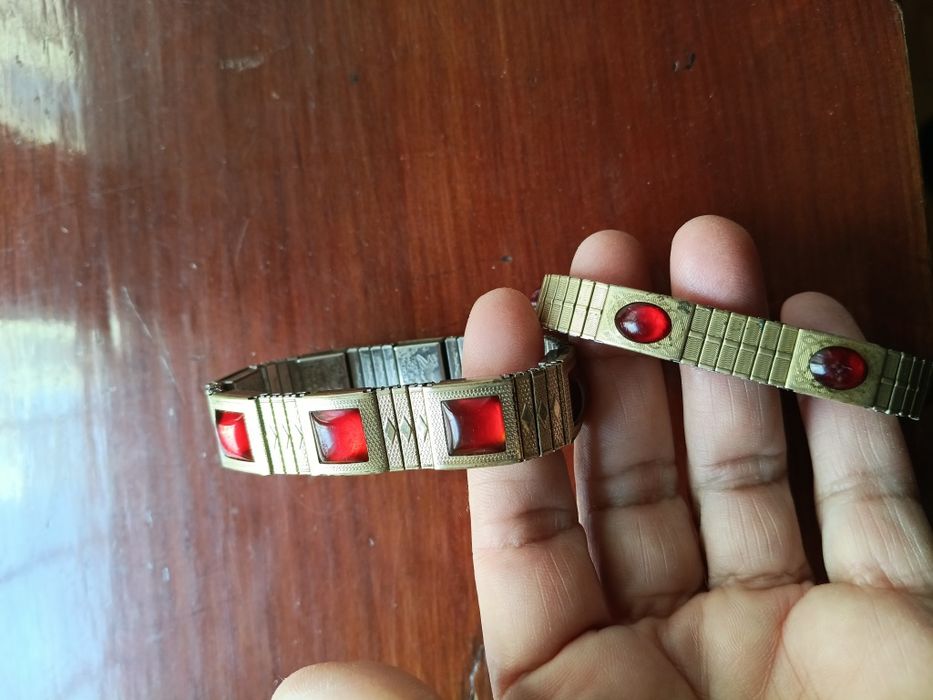 Продаю два браслета