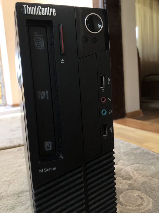 Vând pc lenovo ThinkCentre M82