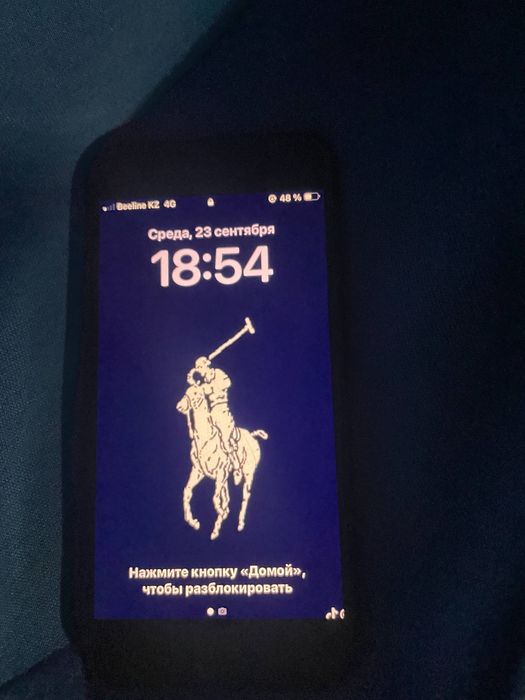 продам айфон се2020