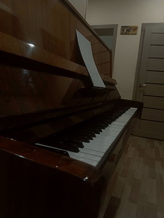 Продаю пианино "Беларусь" (СССР)
