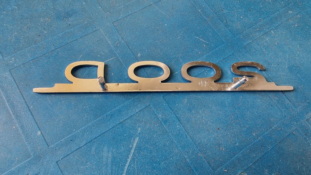 Емблема Mercedes 200D