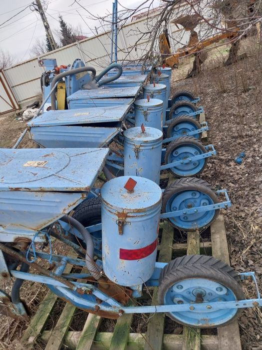 Vând semanatoare spc6