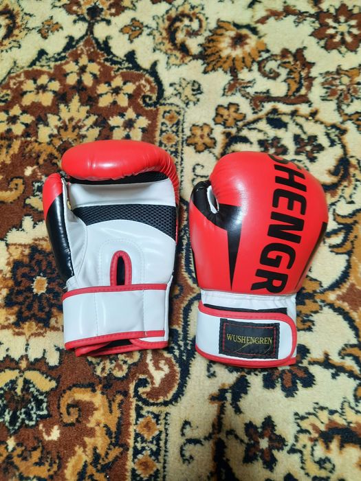 Боксёрский перчатки