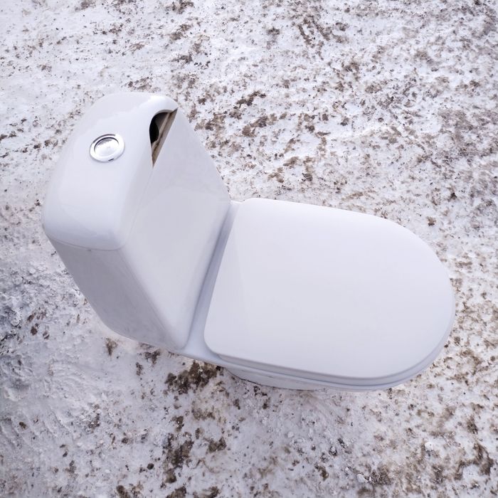 унитаз в хорошем состоянии