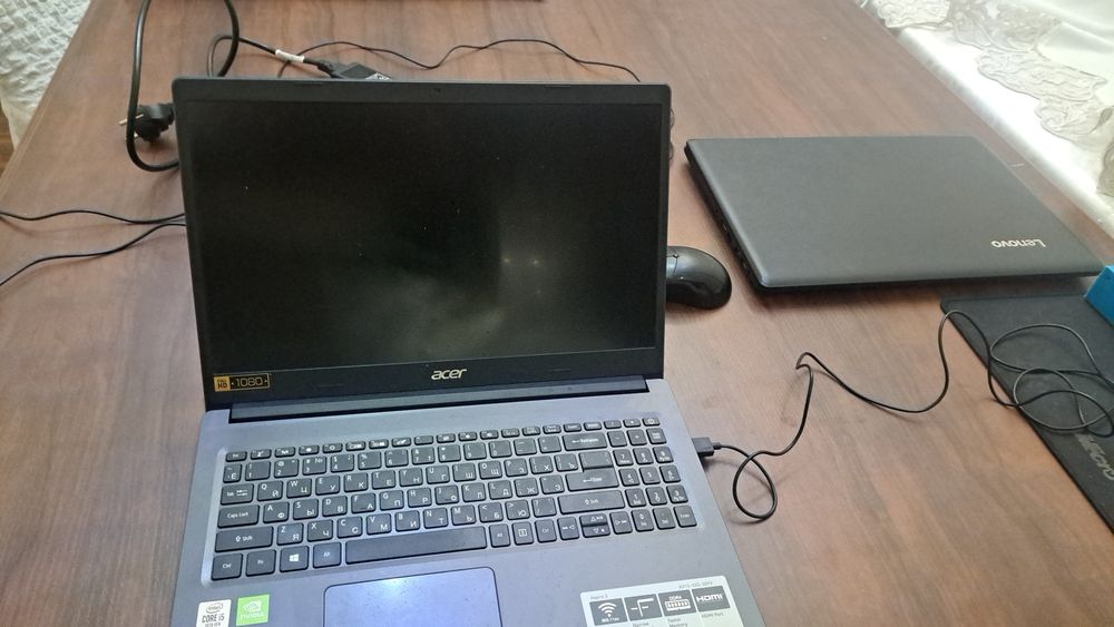 Noutbuk aser 10 pokaleniya