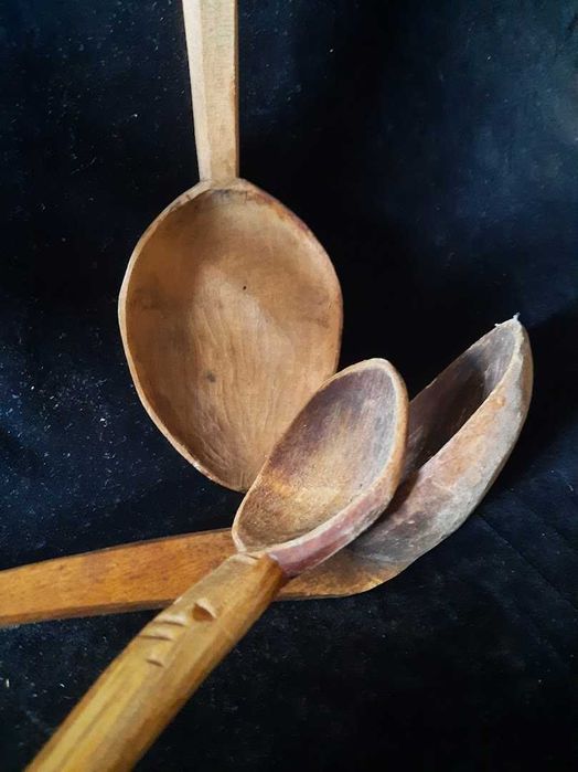 3 linguri decorative din lemn