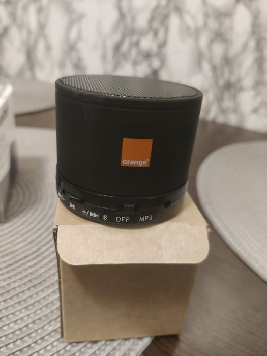 Vând doua boxe Bluetooth