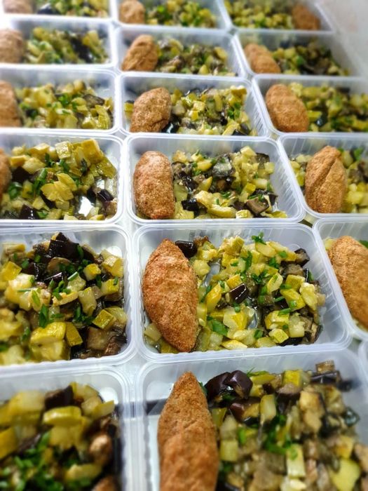 Комплексные обеды с доставкой по Алматы — от 30 до 1000 порций