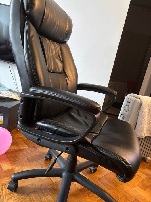 Scaun de birou TJELE JYSK – Preț redus (300 Lei)