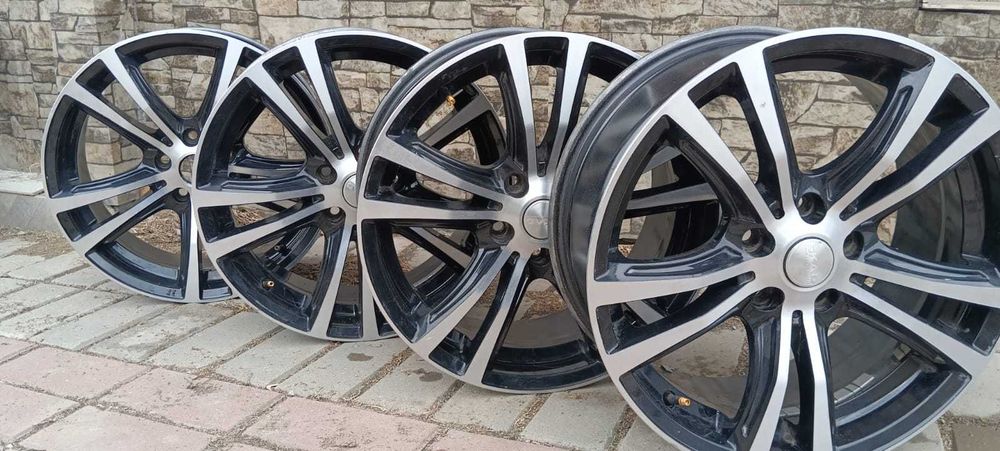 Продаётся комплект дисков в отличном состоянии на 18,