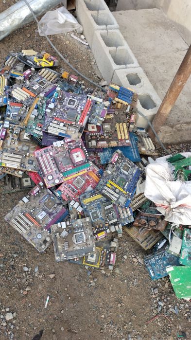 Сддавайте материнская плата