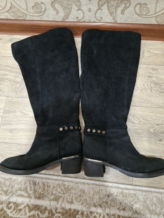 Продам женские сапоги