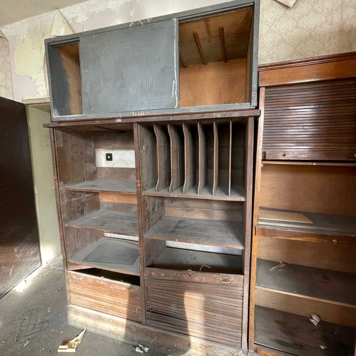 Мебели Соц – гардероби, секции, маси – запазени