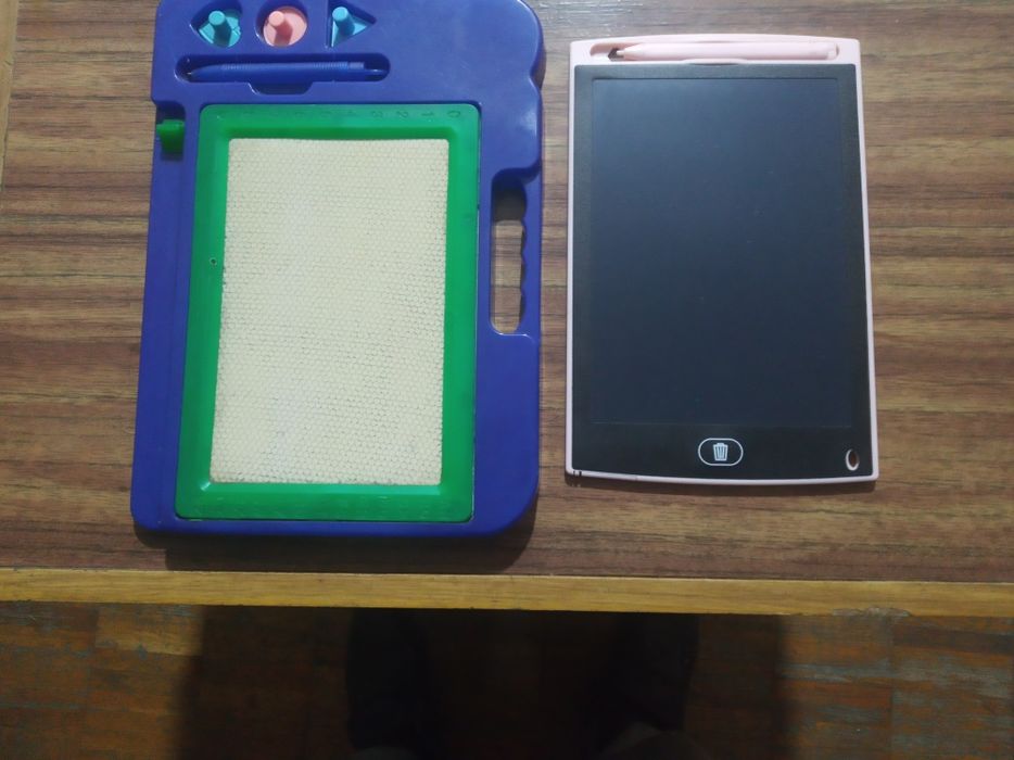 блокноты для письма или рисования , стирающиеся