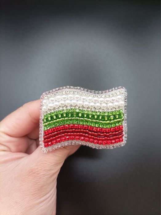 Ръчноизработени брошки с мъниста