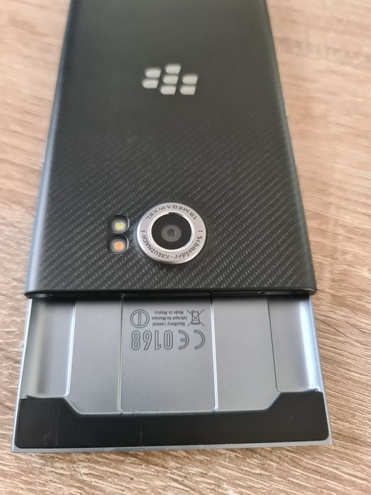 Blackberry priv 3gb ram ( slyde)