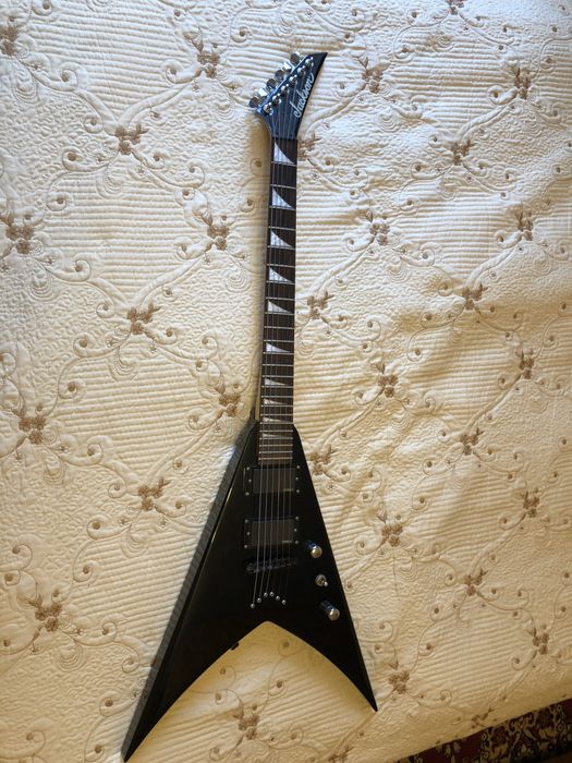 Электрогитара Jackson flying v