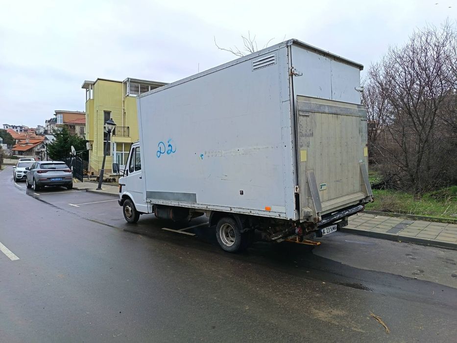 Продавам мерцедес 410 с борд