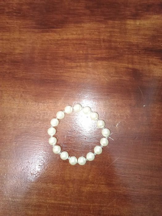 Гривни от естествени камъни