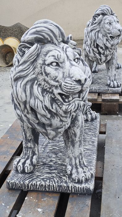 Lei/cai/fantani arteziene/statuete