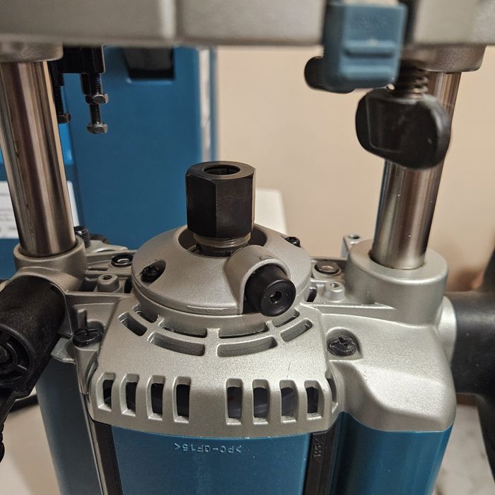 Оберфреза Makita RP1803FXJ