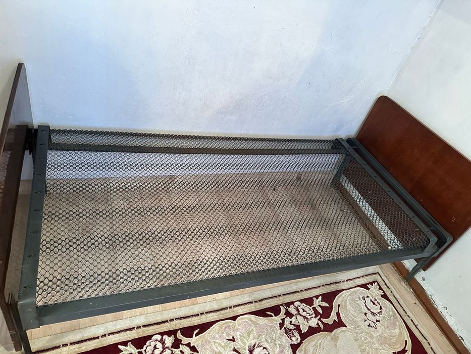 Продам кровать металлическаяя.