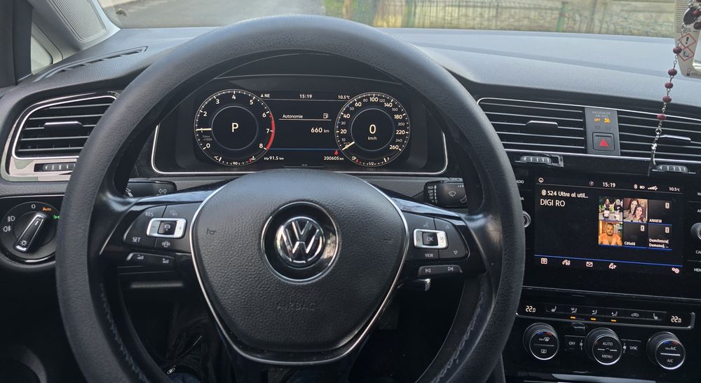 Vând Volkswagen Golf 7