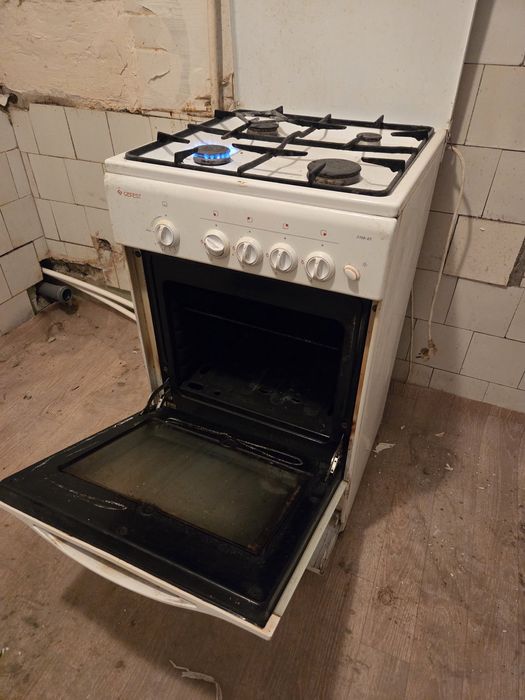 Продам газовую плиту