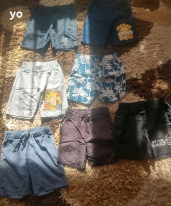 Лот дрешки размер 128 и два чифта сандали Найк номер 33.5