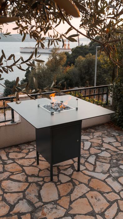 Огнена маса Engasco Slava High - Модерна дизайнерска маса