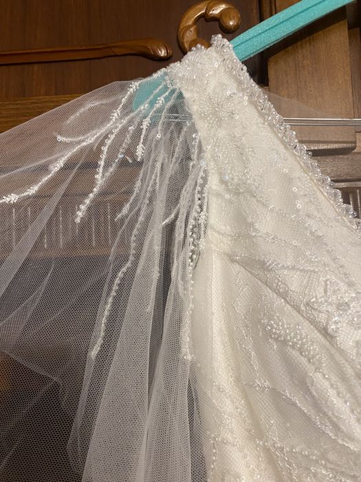 Rochie mireasa diafană