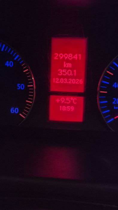 Volkswagen Crafter 2.5 TDI 120 CP – Dubă