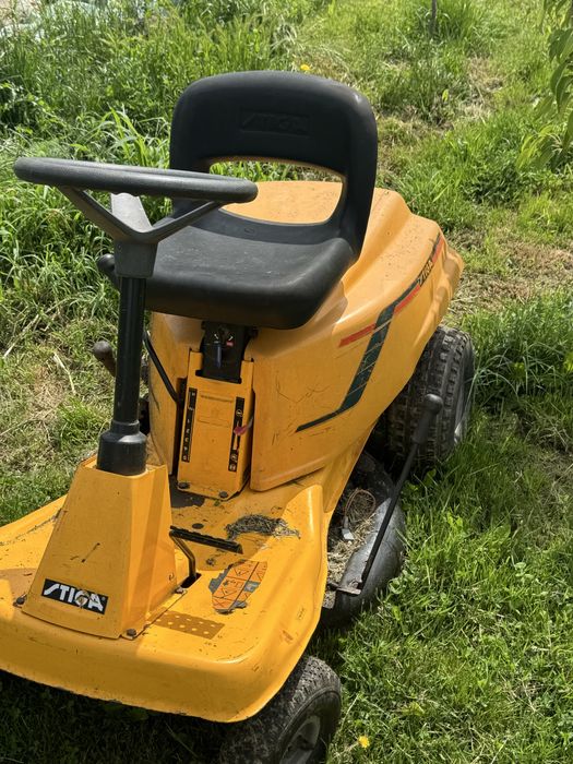 Tractoras gazon stiga