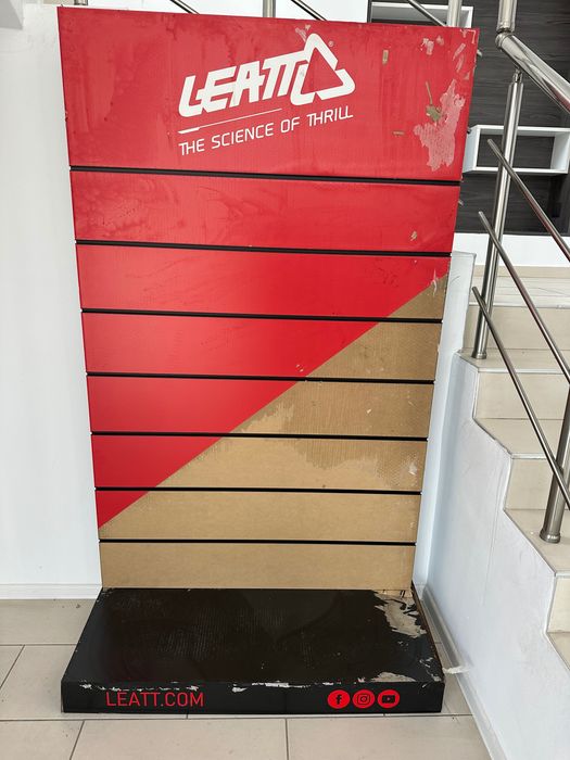 Крайстенни стелажи от дърво