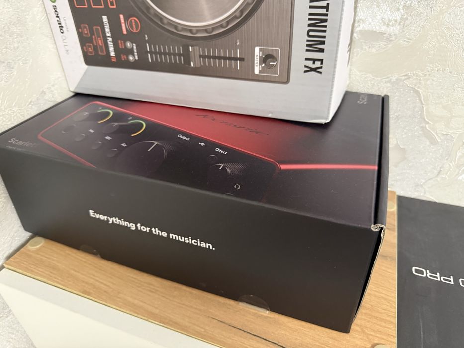 Аудиокарта, аудиоинтерфейс focusrite scarlett solo studio 4th gen