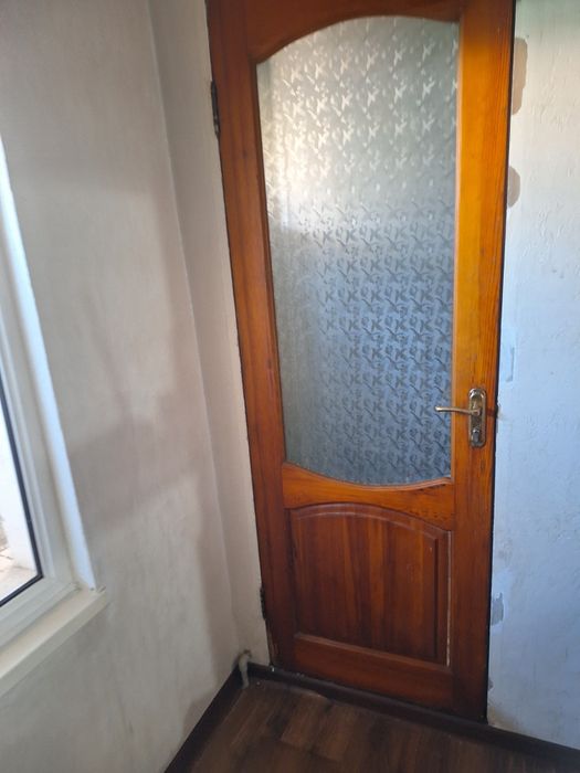 Продам пол дома с красивым садом